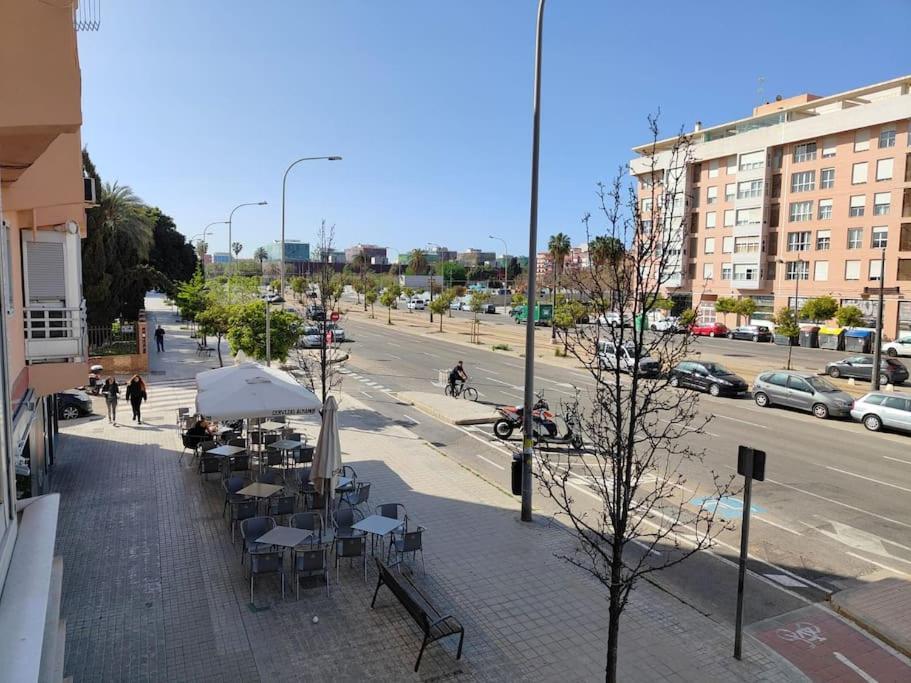 Piso Cerca Universidades Y Playa Valencia Exteriör bild